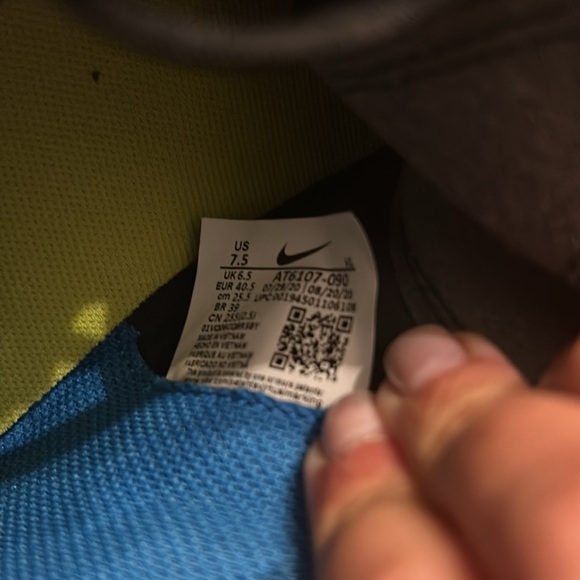 Tiempo Nike Cleats NWOT size 7.5 - Picture 10 of 10